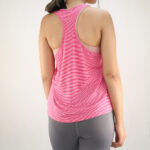 تاپ زنانه نایک F200 - Image 3