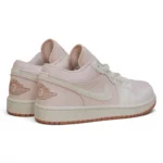 خرید کتونی نایک ایر جردن (Nike Air Jordan 1 Low Pink)