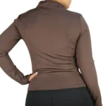 طراحی پشت سویشرت ورزشی زیپ دار زنانه