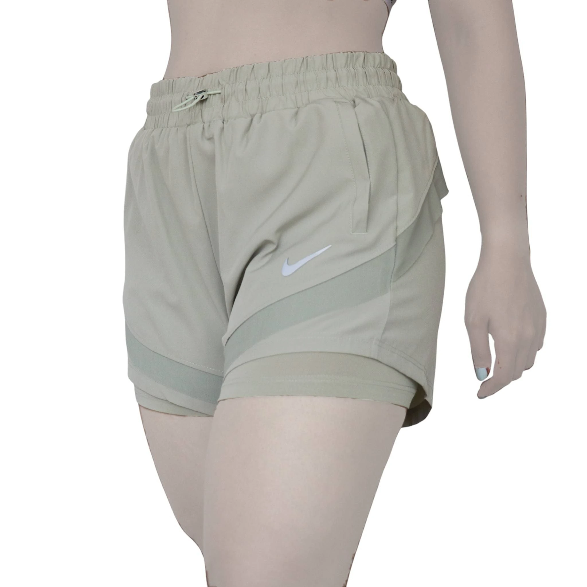 womens-nike-double-layer-running-shorts-n056-sage-front نمای جلو شورتک کشاله دار زنانه نایکی N056 رنگ سبز
