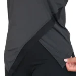 جزئیات پهلوی تیشرت ورزشی زنانه اویشو نانو تنفسی Oysho A112 مشکی